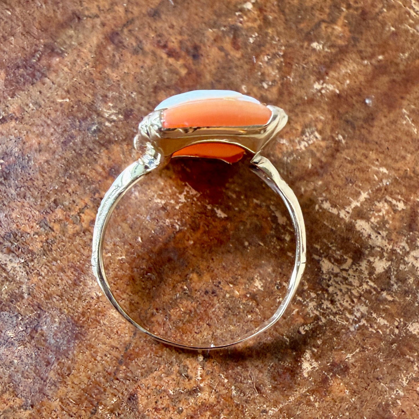 The Sorriso Ring - Vintage Solid 10K Yellow Gold Carved Shell Cameo Ring