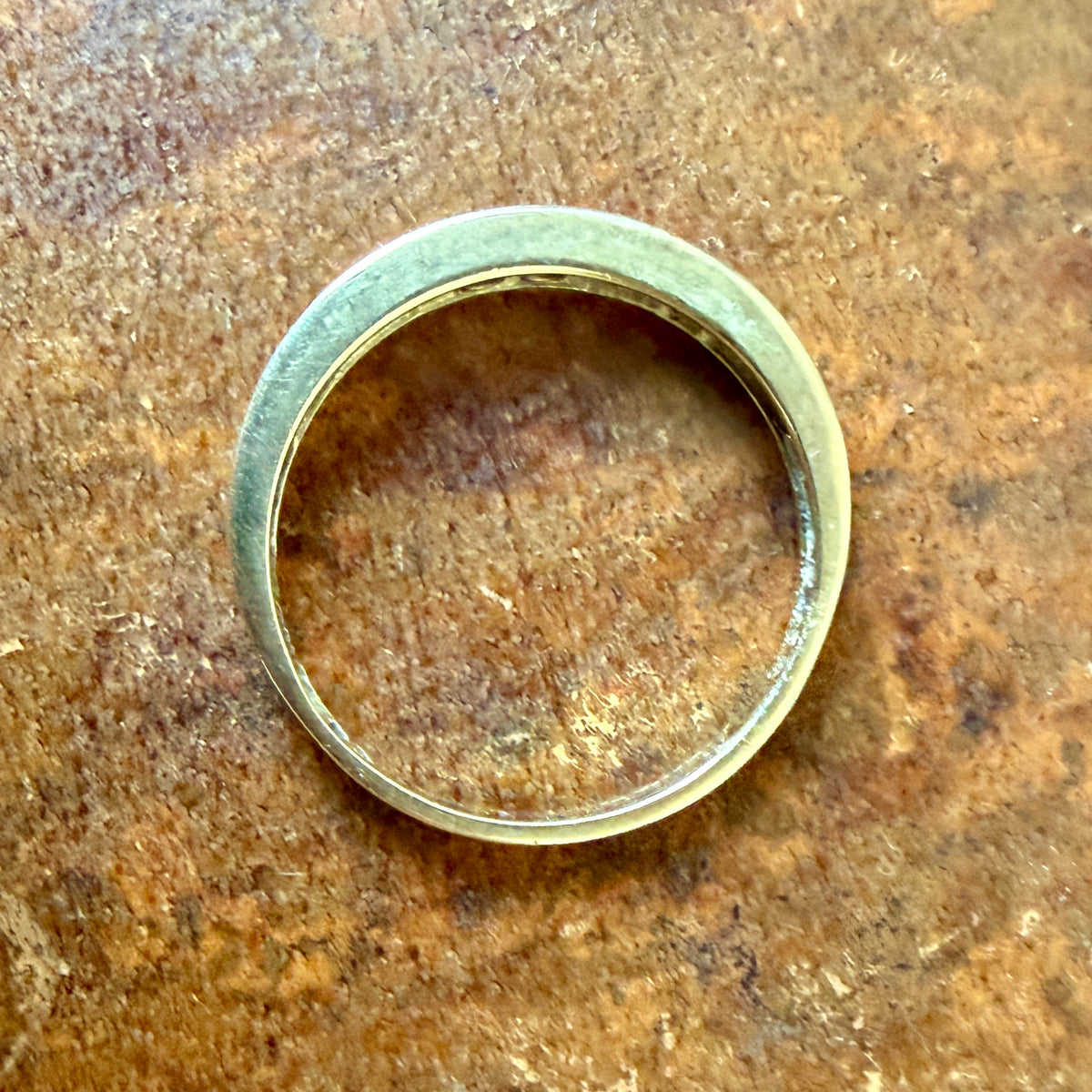 Le Givré Ring - Vintage Solid 10K Yellow Gold and Natural Diamond Band