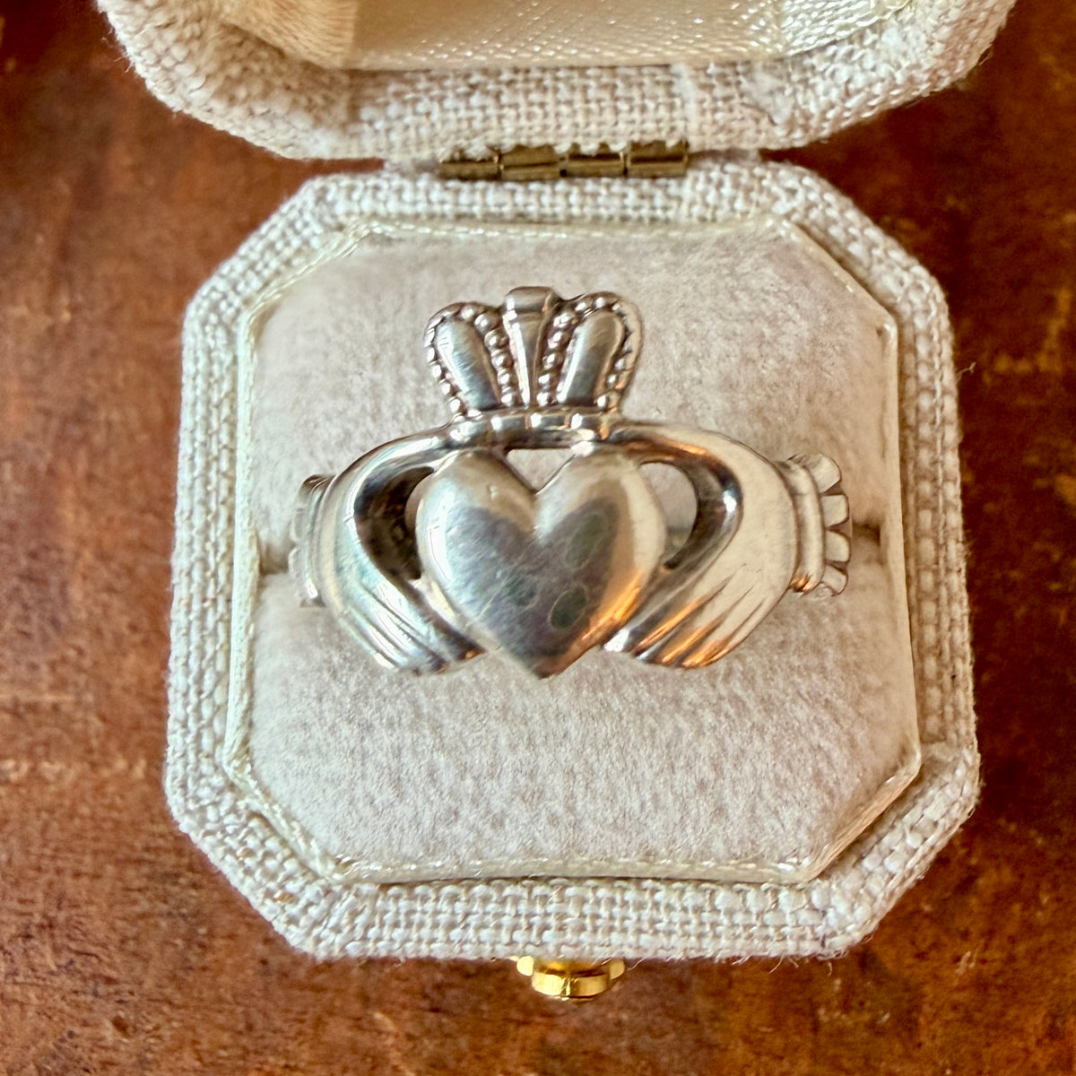 The Silver Claddagh Ring - Vintage Sterling Silver Traditional Irish Band