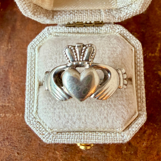 The Silver Claddagh Ring - Vintage Sterling Silver Traditional Irish Band