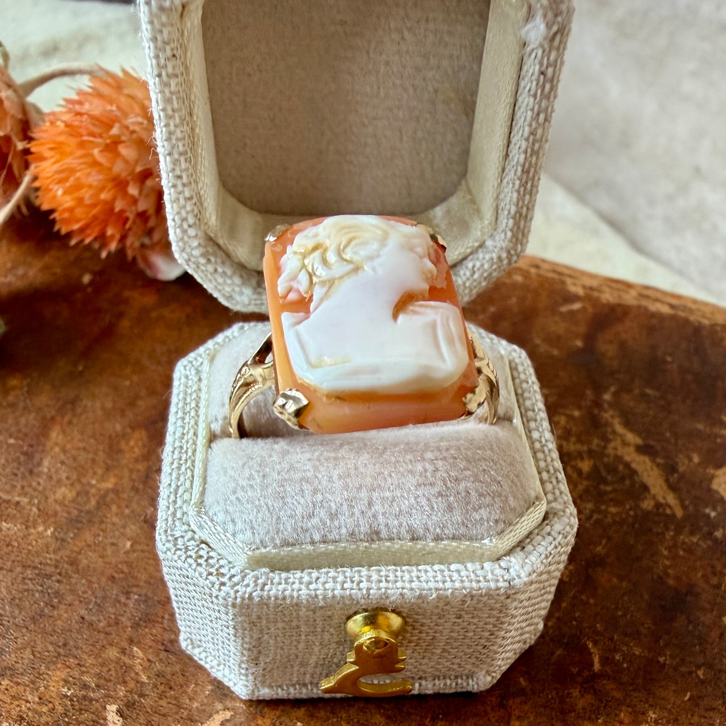 The Sorriso Ring - Vintage Solid 10K Yellow Gold Carved Shell Cameo Ring