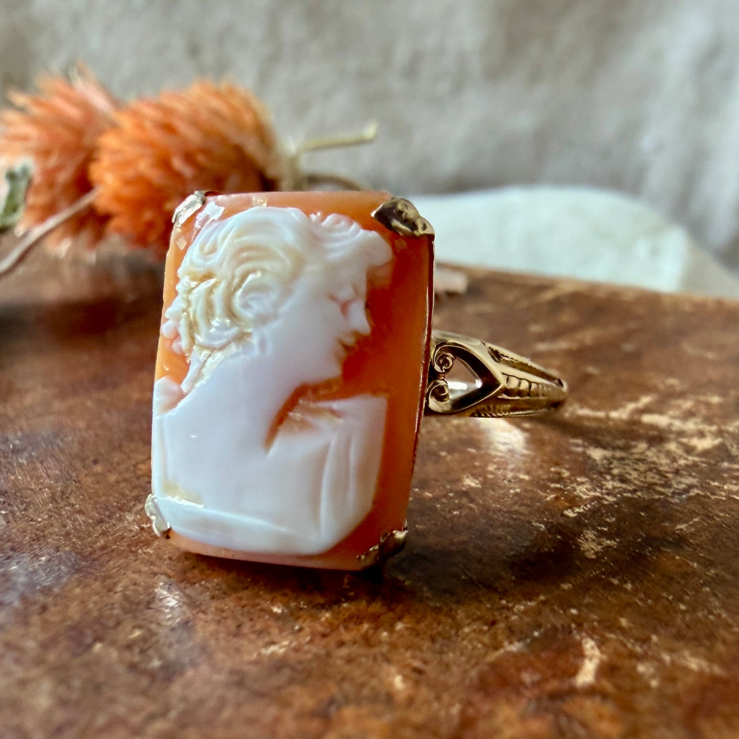 The Sorriso Ring - Vintage Solid 10K Yellow Gold Carved Shell Cameo Ring